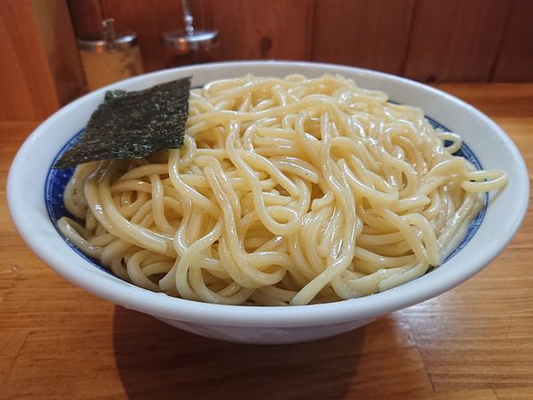 「冷やし油そば 新塩油(中盛)」@自家製中華そば としおかの写真