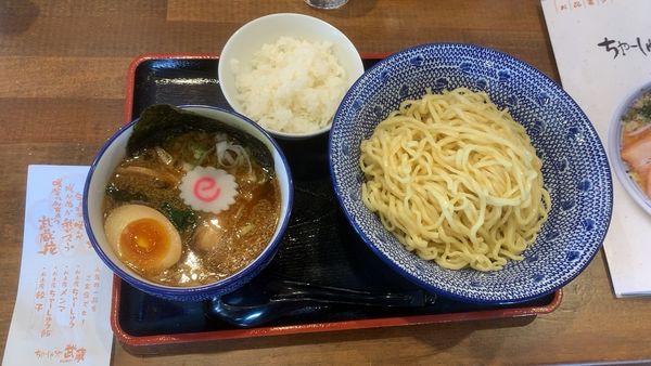 「つけ麺　中盛り・小ライス無料」@ちゃーしゅうや武蔵 上田原店の写真