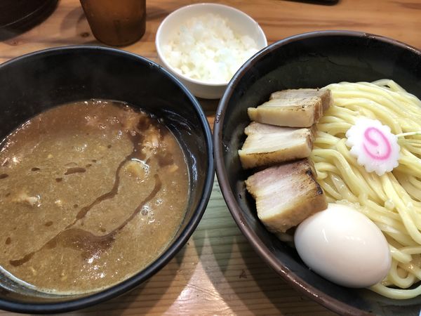 「特製つけ麺大　タマネギ」@銀座 朧月の写真