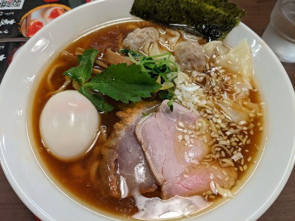 「手打ちわんたん麺」@中華そば 麦笑 本所吾妻橋店の写真