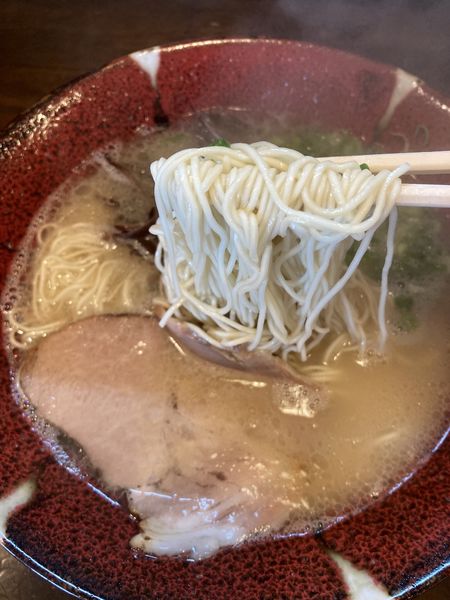 「豚骨ラーメン　替玉」@麺屋小鉄の写真