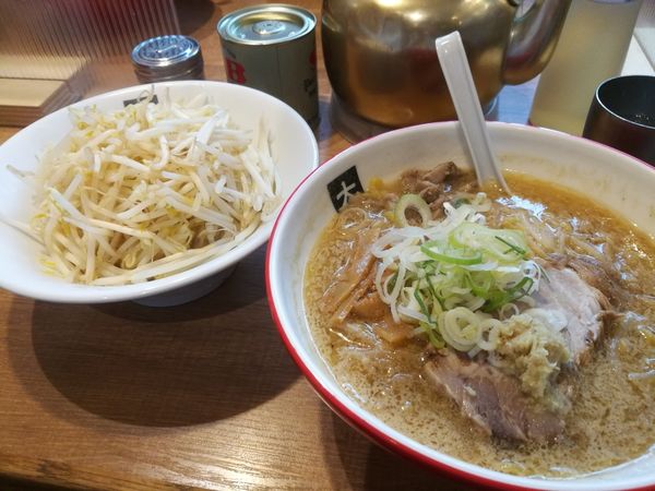 「味噌ラーメン大盛もやし」@大島の写真