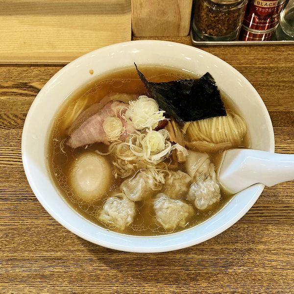 「ワンタンメン＋味玉」@支那ソバ おさだの写真