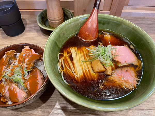 「中華蕎麦 + 味玉 + チャーシュー丼」@中華蕎麦 麺とスープの写真