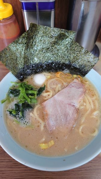 「ラーメン」@ラーメン壱六家 磯子本店の写真