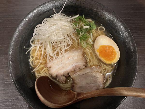 「運ラーメン（大盛り）＋替え玉」@麺や 運の写真