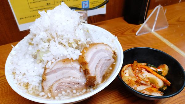 「大盛りラーメン・タマネギキムチ・刻みタマネギ✘‎２」@ラーメン二郎 亀戸店の写真