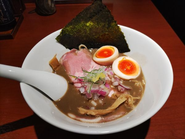 「濃厚煮干し蕎麦」@酒肴場 屯の写真