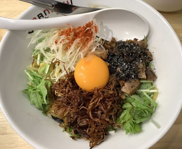 「[限定]七志流混ぜそば」@とんこつらーめん七志 中山店の写真