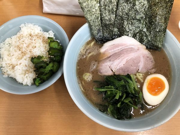 「ラーメン　並」@横浜らーめん 武蔵家 綾瀬店の写真
