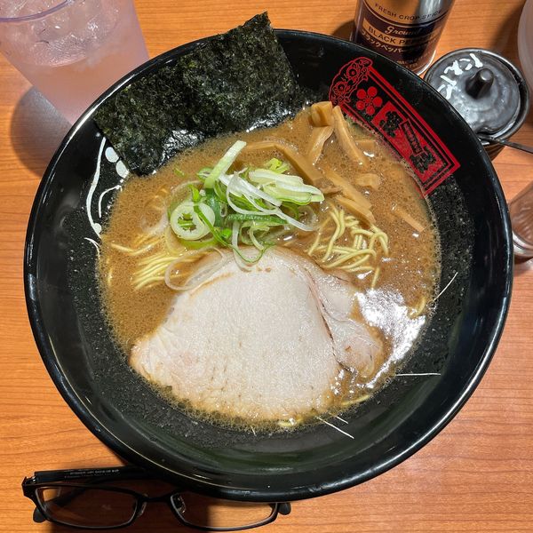 「濃厚中華そば」@金澤濃厚中華そば 神仙 東京ラーメンストリート店の写真