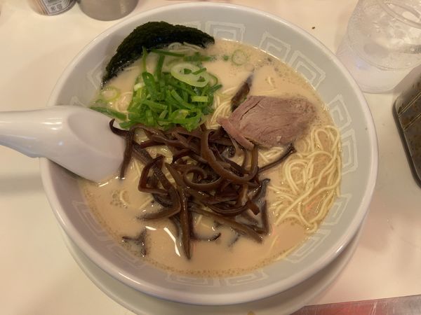 「豚骨ラーメン」@博多天神 新宿東口駅前店の写真