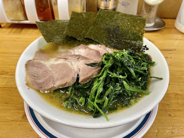 「チャーシューメン ＋ ほうれん草増し」@横浜家系ラーメン 武蔵境つばさ家の写真
