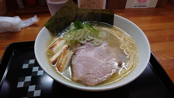「親鶏塩らー麺+焼きネギ」@麺匠 昴の写真