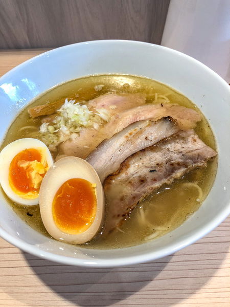 「特製しおらーめん」@らーめん藁の写真