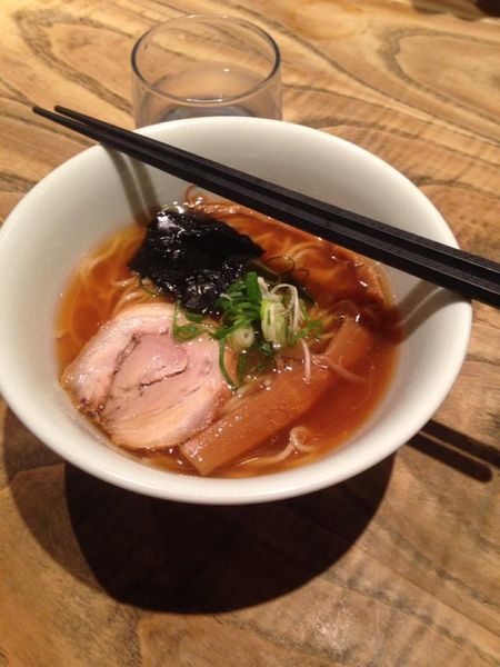 「醤油ラーメン」@支那そばや 新横浜ラーメン博物館店の写真