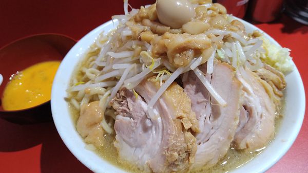 「ラーメン、豚追加1枚、生玉子」@麺屋HEROの写真