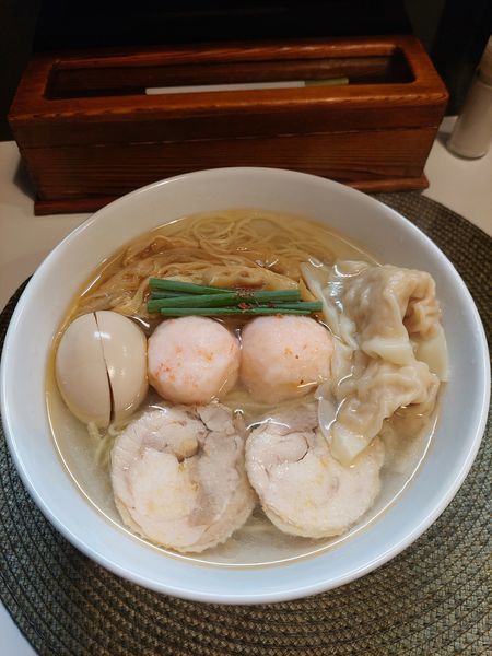 「特製塩らぁめん＋ライス」@麺や金時の写真