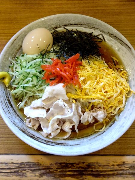 「冷やし中華　940円」@手打ちらーめん はやぶさの写真