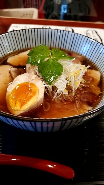 「しょうゆ麺　中　肉入り　850円」@麺場 水やの写真