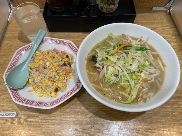 「タンメン＋半炒飯セット」@中華 味一の写真