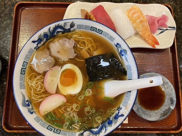 「寿司・中華そばセット　￥１２００」@豊場屋 本店の写真