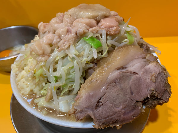 「大ラーメン　ニンニクマシマシヤサイスクナメアブラ　玉ねぎたまご」@ラーメン二郎 八王子野猿街道店2の写真