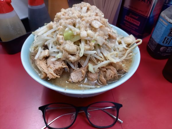 「小ラーメン豚5枚入り」@ラーメン二郎 中山駅前店の写真