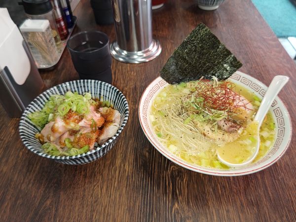 「限定　鶏白湯ラーメン＋チャーシュー丼」@らぁ麺 大金星の写真