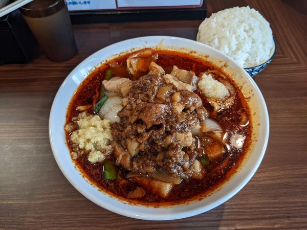 「辛いスタ満ソバ 950円＋ライス」@元祖スタミナ満点らーめん すず鬼 熊谷うえちゃん店の写真