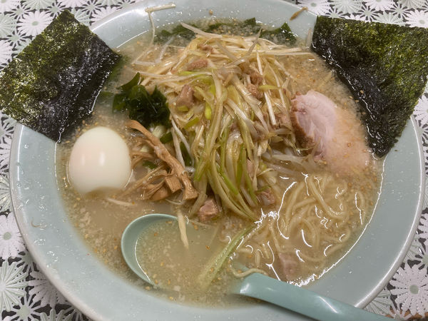「ネギ塩ラーメン¥850+もやし¥100+ゆで卵¥50」@ラーメンショップ幸手 金田亭の写真