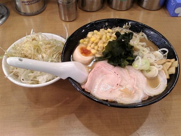 「粋得みそ豚骨(780円)+ネギめし(150円)」@綾瀬らーめん 粋の写真