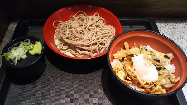 「（店舗限定）肉富士ラー油丼セット」@名代 富士そば 京急蒲田店の写真