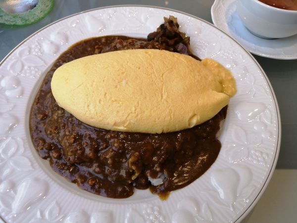 「ドライカレーオムレツのせ　スープ付き　1200円」@神田ルー・ド・メール Loup de merの写真