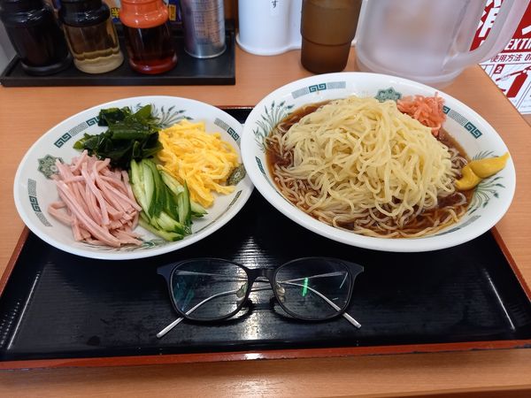 「黒酢しょうゆ冷し麺(大盛無料券)」@日高屋 京急蒲田駅前店の写真
