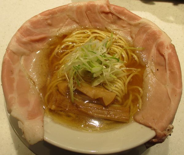 「平和　890円」@ラーメン大戦争 西新宿店の写真