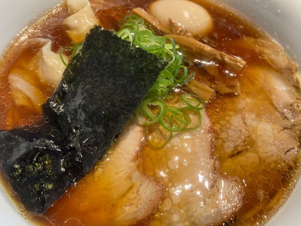 「特製らぁ麺(醤油)(大)」@らぁ麺 すぎ本の写真