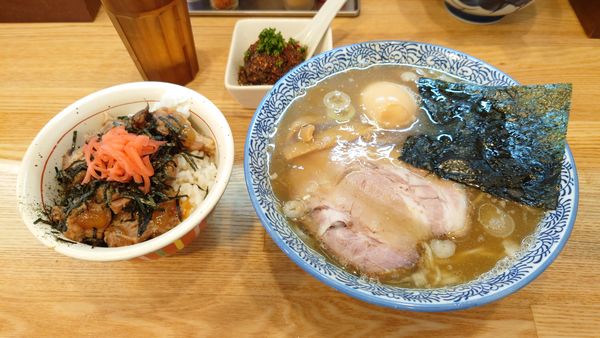 「中華そば780円+【限定】カレー玉170円+豚ばら飯350円」@中華そば専門 とんちぼの写真