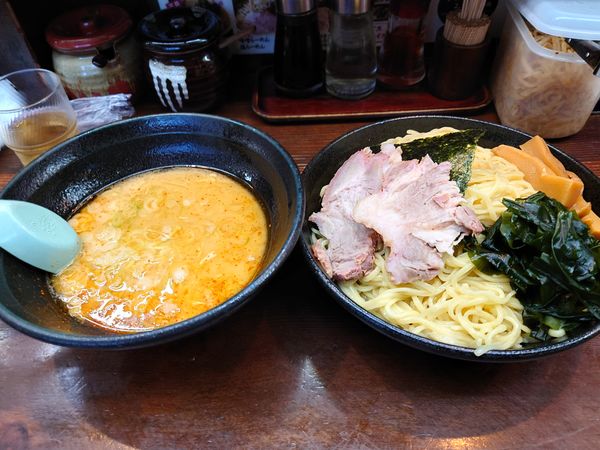 「つけ麺（醤油豚骨）特盛」@さつまっこ 平和島店の写真