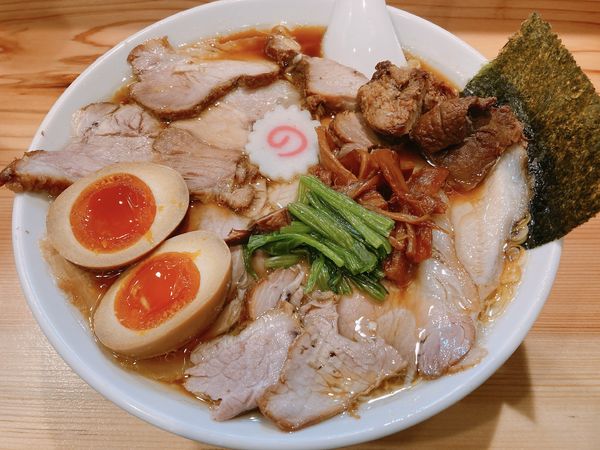 「しょうゆチャーシュー麺（大盛）＋味玉」@オランダ軒の写真