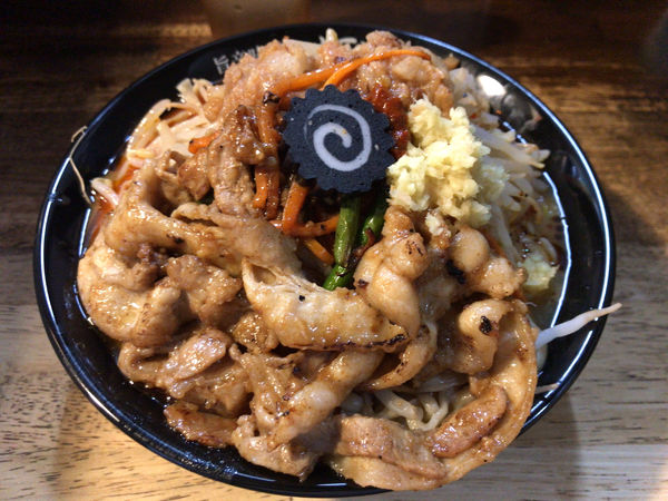 「らーめん 中(全部) 850円」@旨辛味噌らーめん ぼんずの写真