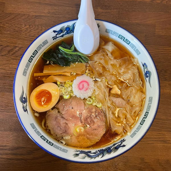 「手打ちワンタン麺」@手打ちらーめん 次郎の写真