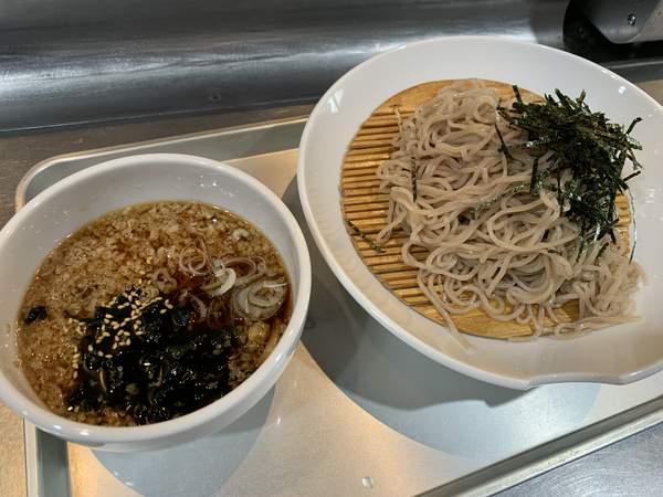 「冷やしたぬきつけそば(580円)」@立ちそばWARABIの写真