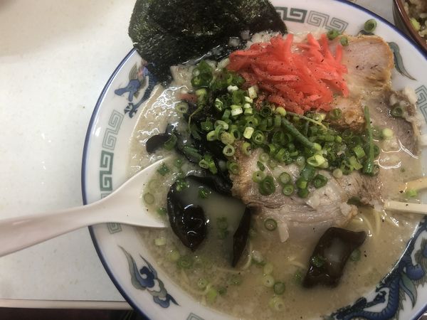 「博多ラーメン(並)+肉丼(並)1100円」@ラーメンえちご 本店の写真