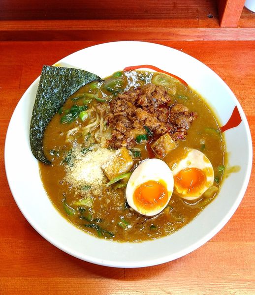 「(裏) カレー南蛮 800円＋台湾ミンチ150円＋味玉100円」@らーめん・油そば 笑びすの写真