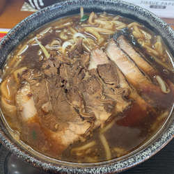 黒味噌煮豚めん