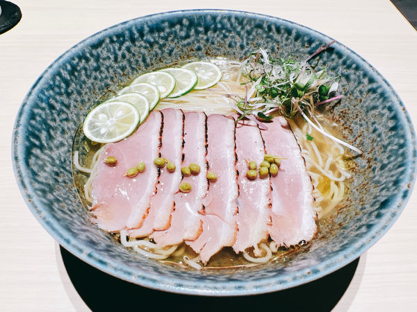 「紀州鴨とぶどう山椒の冷やし 塩」@鴨中華そば 楓の写真