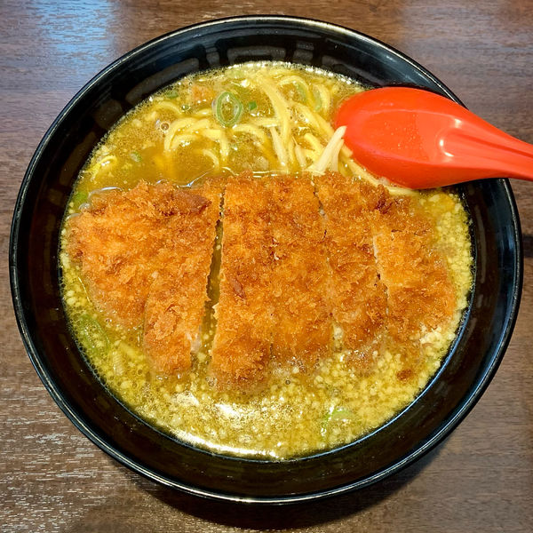 「手仕込とんかつカレーらーめん（1,033円）」@CoCo壱番屋 福岡空港東店の写真