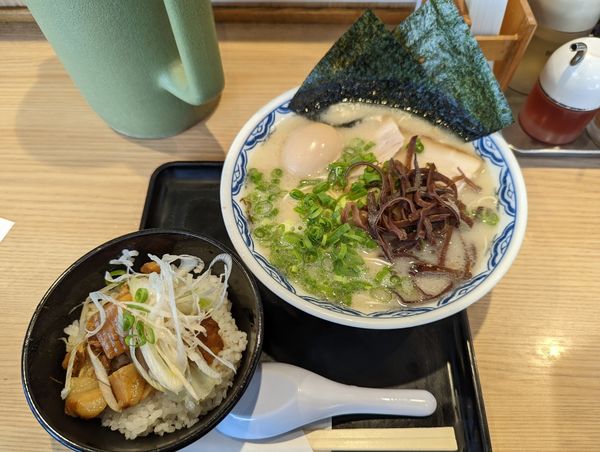 「由○ラーメン・チャーシューごはん」@由○ 品川港南店の写真