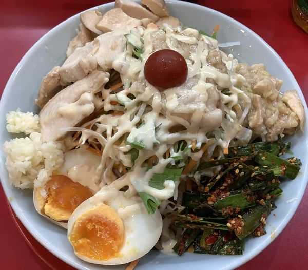 「[限定]冷やし中華　＋　生姜あぶら　＋　辛ニラ」@自家製麺 酉の写真